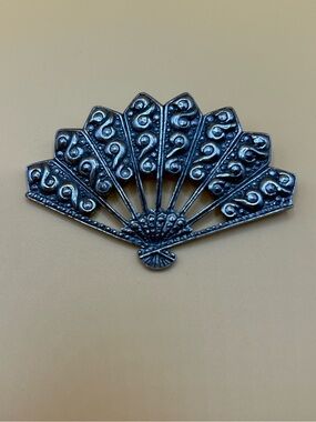 Silver Fan-Shaped Brooch Pin